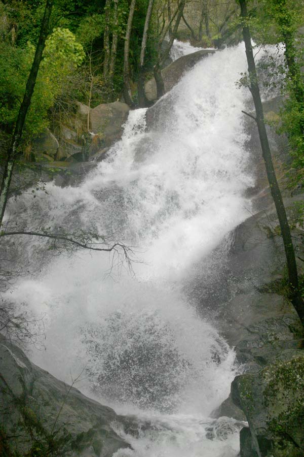 Impresionante espectáculo el de las cascadas de la Garganta de las Nogaledas
