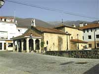 Ermita del Amparo, junto al puente de la entrada norte de Jerte.