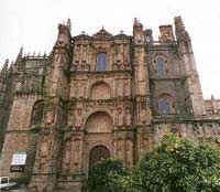 Fachada catedral. Turismo rural en Cáceres.